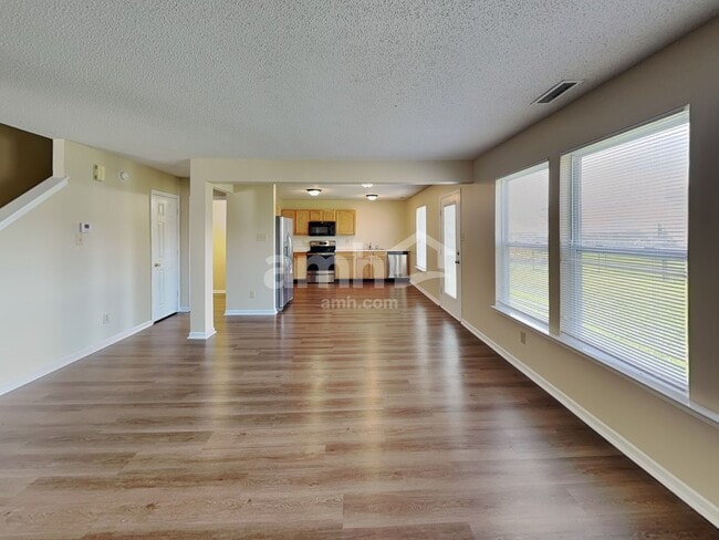 Photo - 1722 Brassica Way