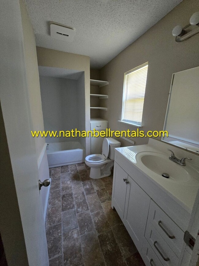 Photo - 1480 10th St NE