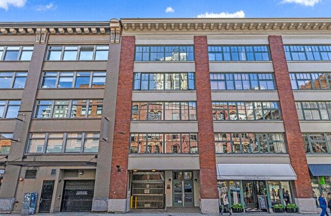 Building Photo - 1178 Hamilton St