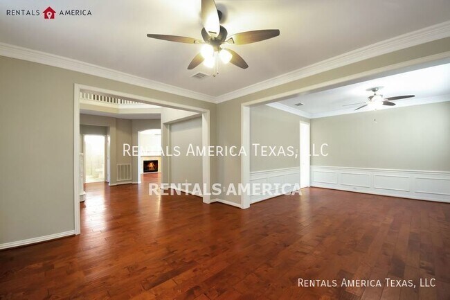 Photo - Villas at Suncreek, Allen! Beautiful 5 Bed...