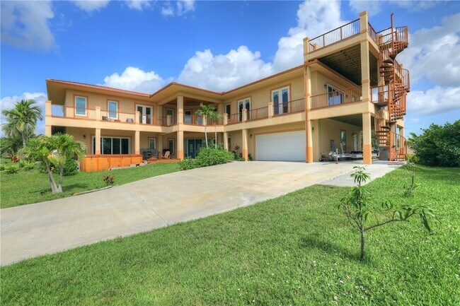 Photo - 7785 Grand Oak Cir