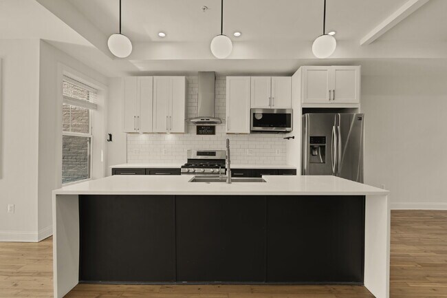 Photo - Penthouse 2BR/2.5BA with 3 Private Outdoor... Unidad #PHB