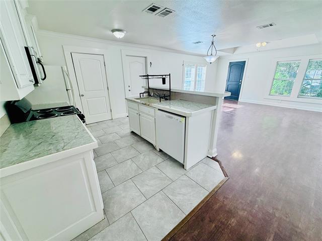 Photo - 814 W College St
