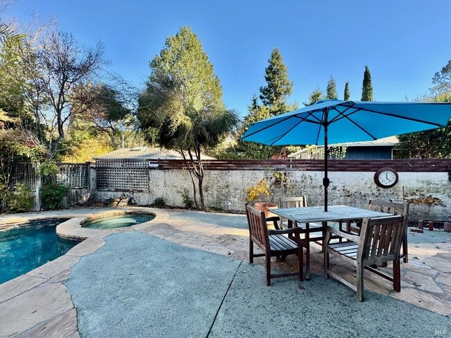 Photo - 400 Glass Mountain Rd