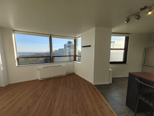 Photo - 5701 N Sheridan Rd Unit 220