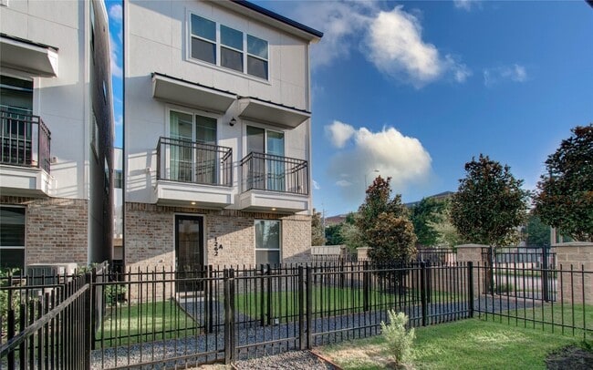 Photo - 1262 N Post Oak Rd
