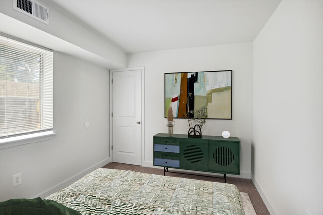 Photo - Hampton Manor Apartments & Townhomes