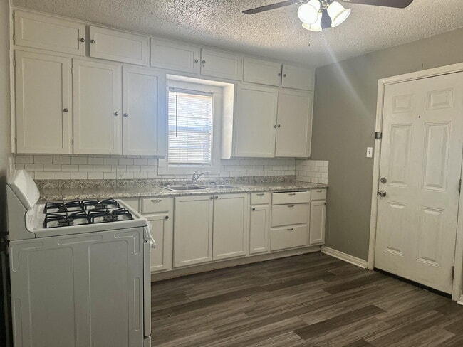 Photo - 2816 40th St