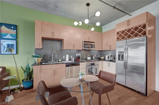 Photo - 353 E Bonneville Ave Unit 569