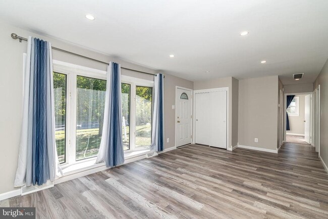 Photo - 400 E Main St