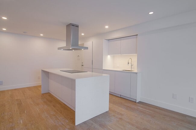 Photo - 3421 Rue Drummond Unité 58