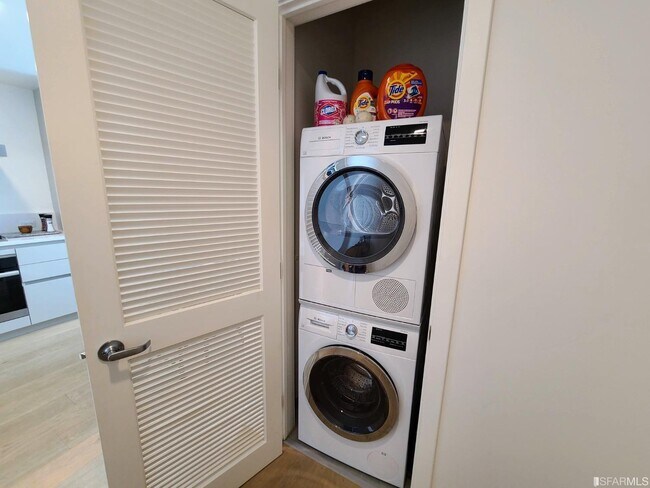 Photo - 1545 Pine St