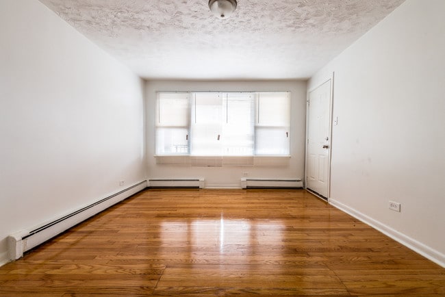 Photo - 7927 S Ellis Ave