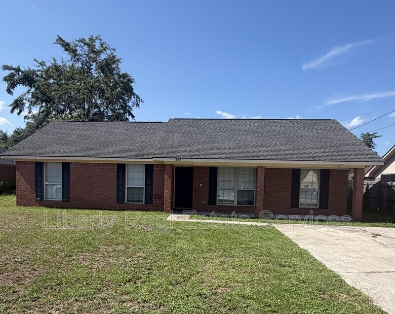 Photo - 1635 Latham Ct