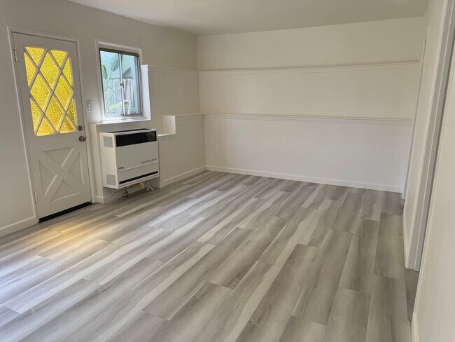 2564 Corralitas Dr. - 2566 1/8 Corralitas Dr.