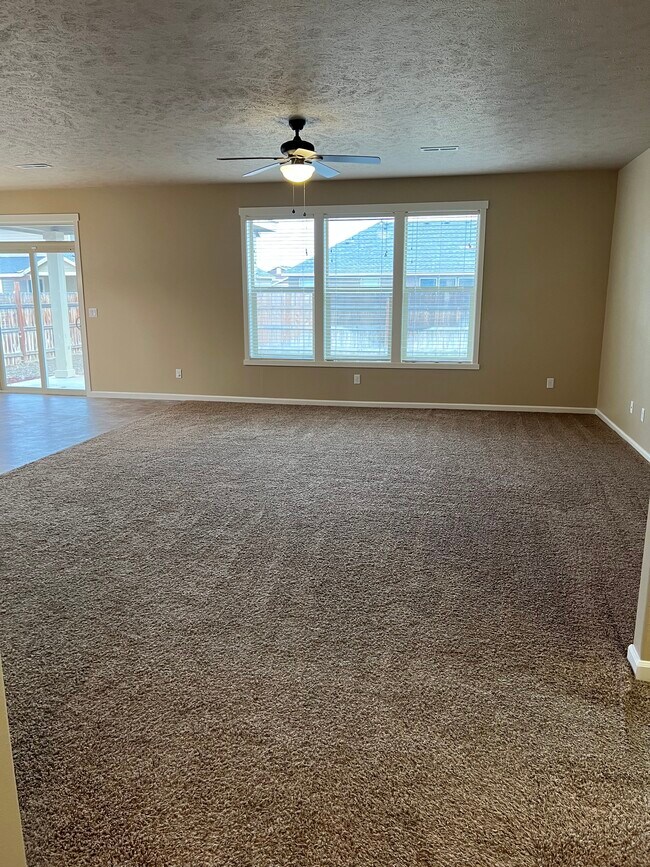 Photo - 1004 Willow Ave NE