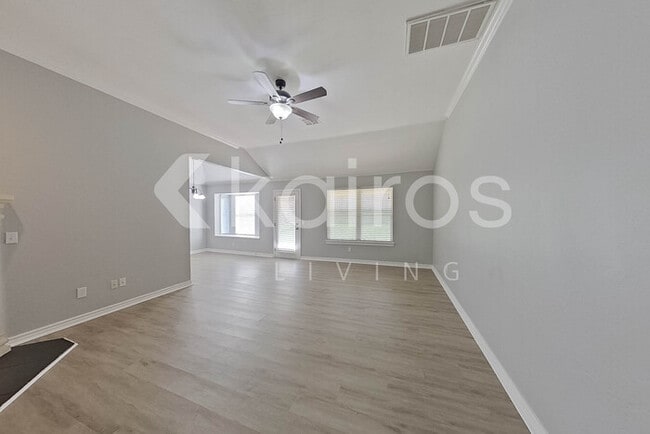 Photo - 2416 Apple Way