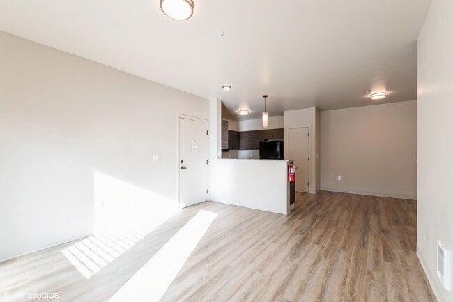 Photo - Eagle Valley Ranch Apartments Unidad 303 (JS-691)