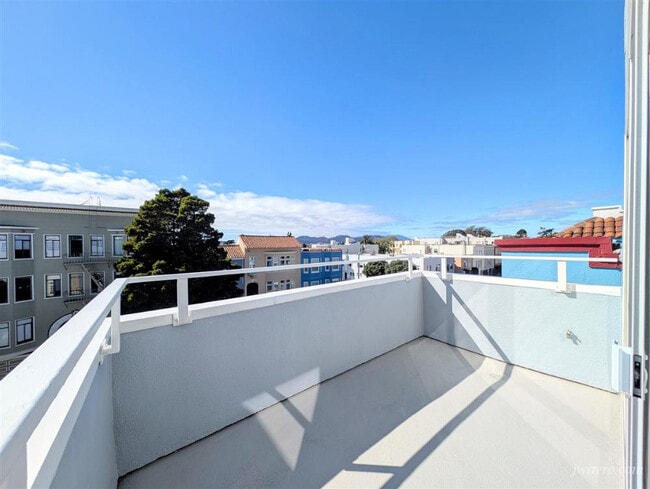 Photo - 3044 Franklin St Unit 301