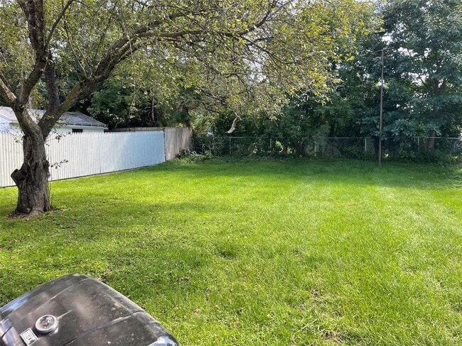 Photo - 14 Merrill St Unidad 2nd