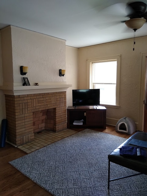 Living Room - 4552 W Wells St Unit 104