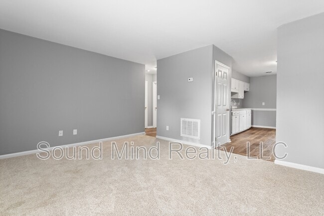 Photo - 1403 Sportsman Trail