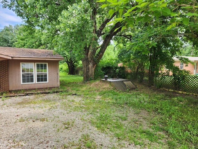 Photo - 3400 Governor Harris Dr