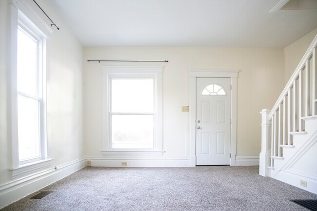 Photo - 1772 Hill St