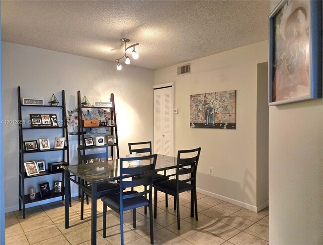 Photo - 1715 Village Blvd Unidad 205