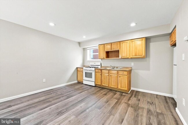 Building Photo - 327 Powhattan Ave Unit B