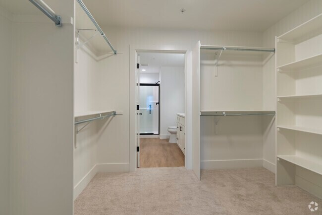2BR, 2BA - 1,390SF - Suite 6 - Closet