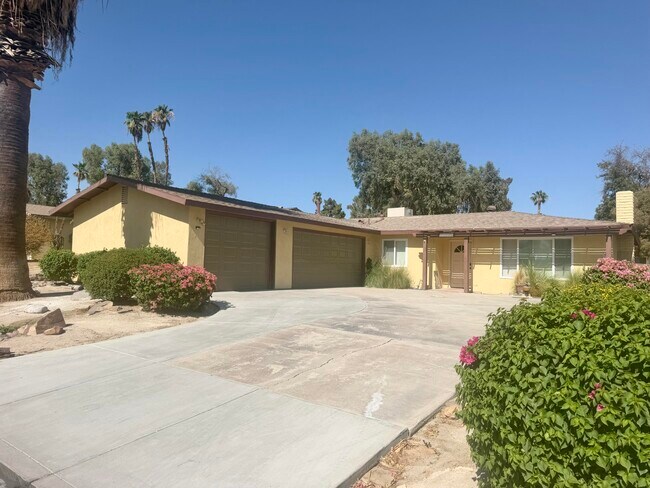 Building Photo - 43586 Virginia Ave