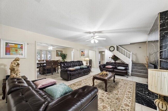 Photo - 7511 Theisswood Rd