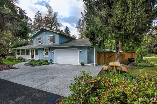 Building Photo - Tranquil Woodinville Home!