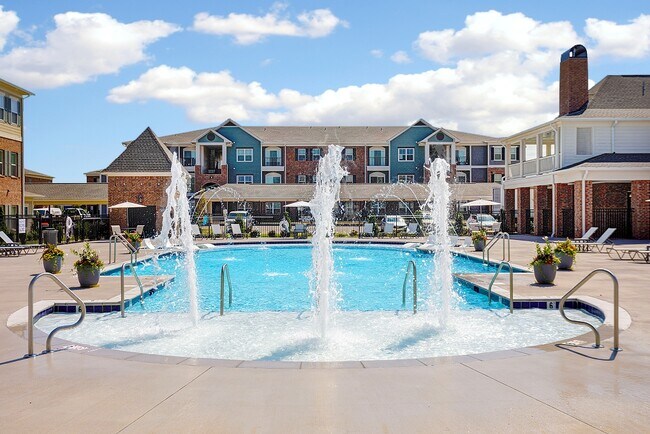3000 SQ. FT Resort Pool - City Limits Spring Hill