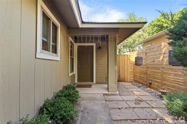 Building Photo - 5606 Shreveport Dr Rental