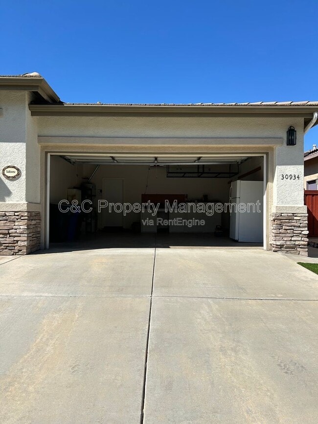 Photo - 30934 Crystalaire Dr