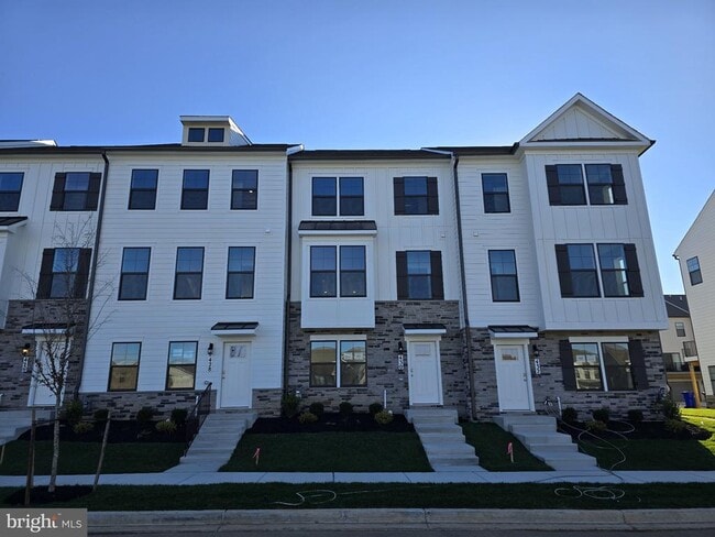 Photo - 430 Herringbone Wy Townhome