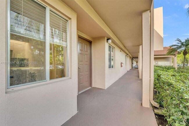 12651 SW 16th Ct Unidad 105B