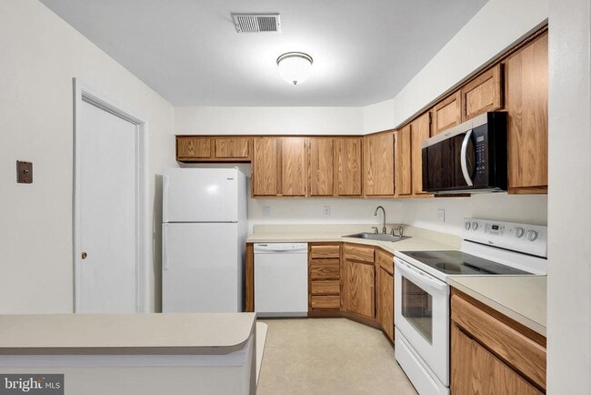 Photo - 60B Sumac Ct