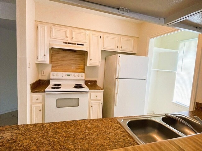 Photo - 1307 Brenda Ln Unit B