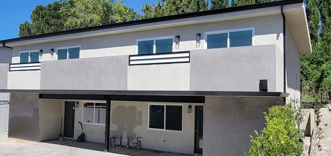 Building Photo - 2515 Foothill Blvd Unit 2515 A-B