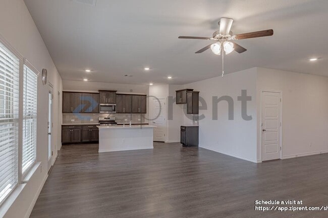 Photo - 547 Delaware RD