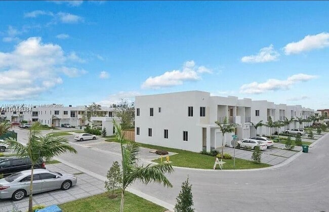 Building Photo - 7231 NW 103rd Path Rental