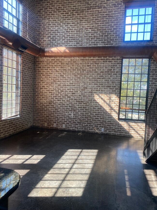 Building Photo - Heritage Lofts