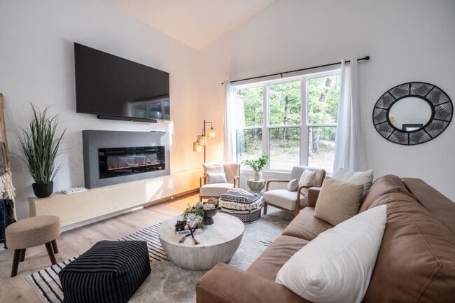4 Fleetwood Cir Unit SI ID1631842P