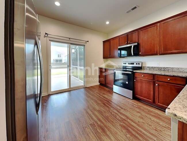 Photo - 271 Cameron St