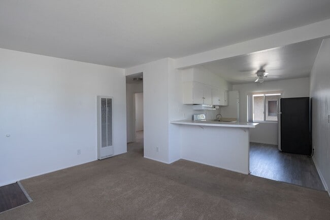 2 Bedroom + 1 Bathroom Apartment | Oxnard Shores | Unfurnished