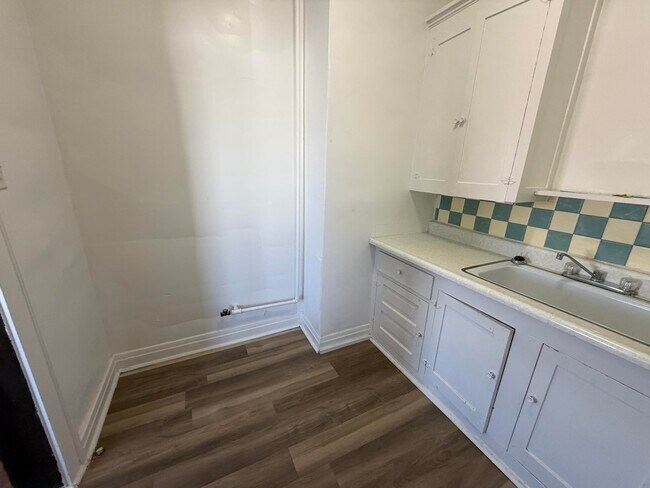 Photo - 308.5 Walnut-