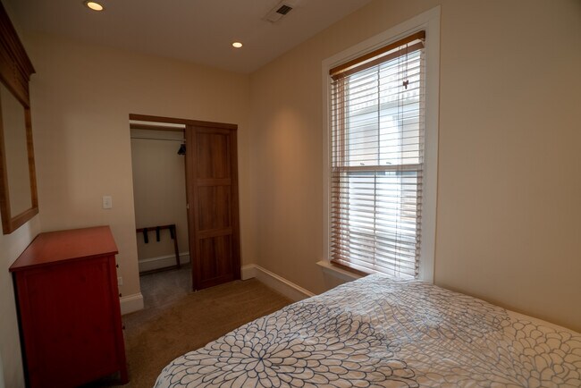 Photo - 3238 N Hoyne Ave Unit #2